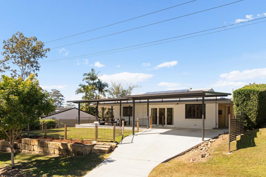 4 JEDBURGH ST, KENMORE, QLD 4069