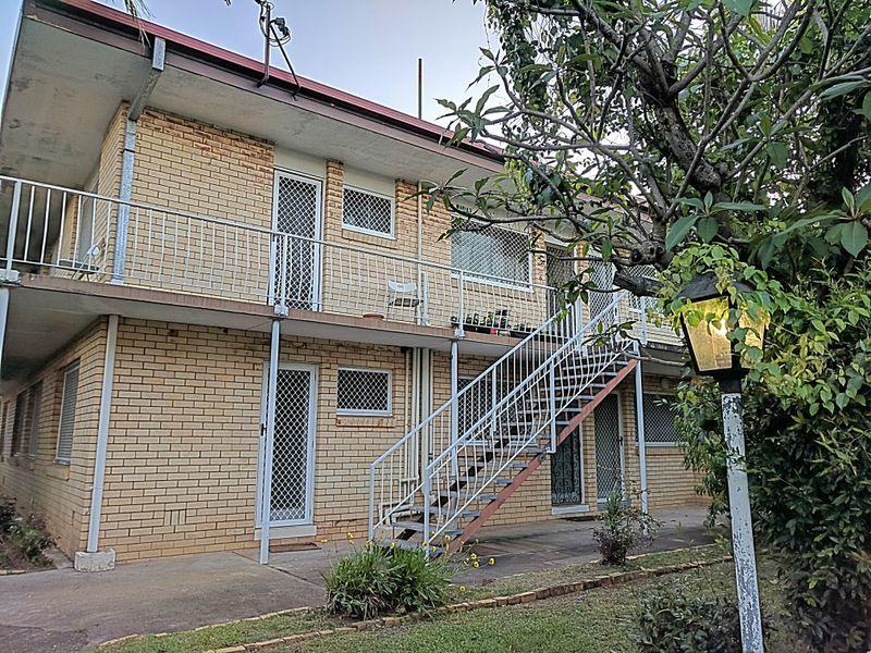 1/3 RAILWAY PDE, CLAYFIELD, QLD 4011