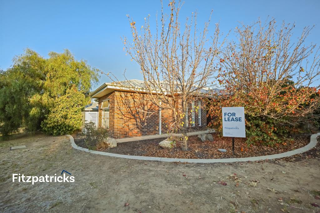1 Dundale Cres, Estella, NSW 2650