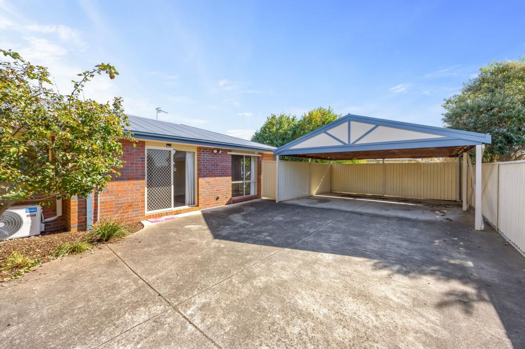 2/15 Daffodil St, Wendouree, VIC 3355