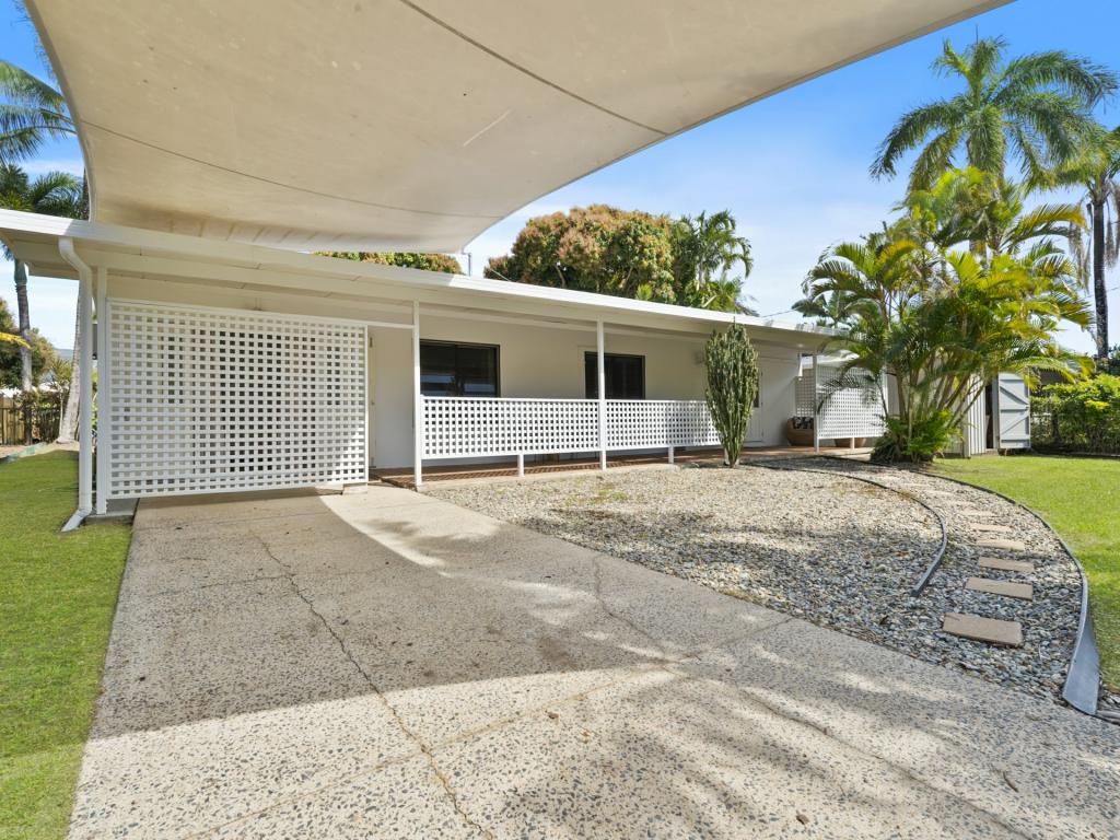 17 Strombus Ave, Trinity Beach, QLD 4879