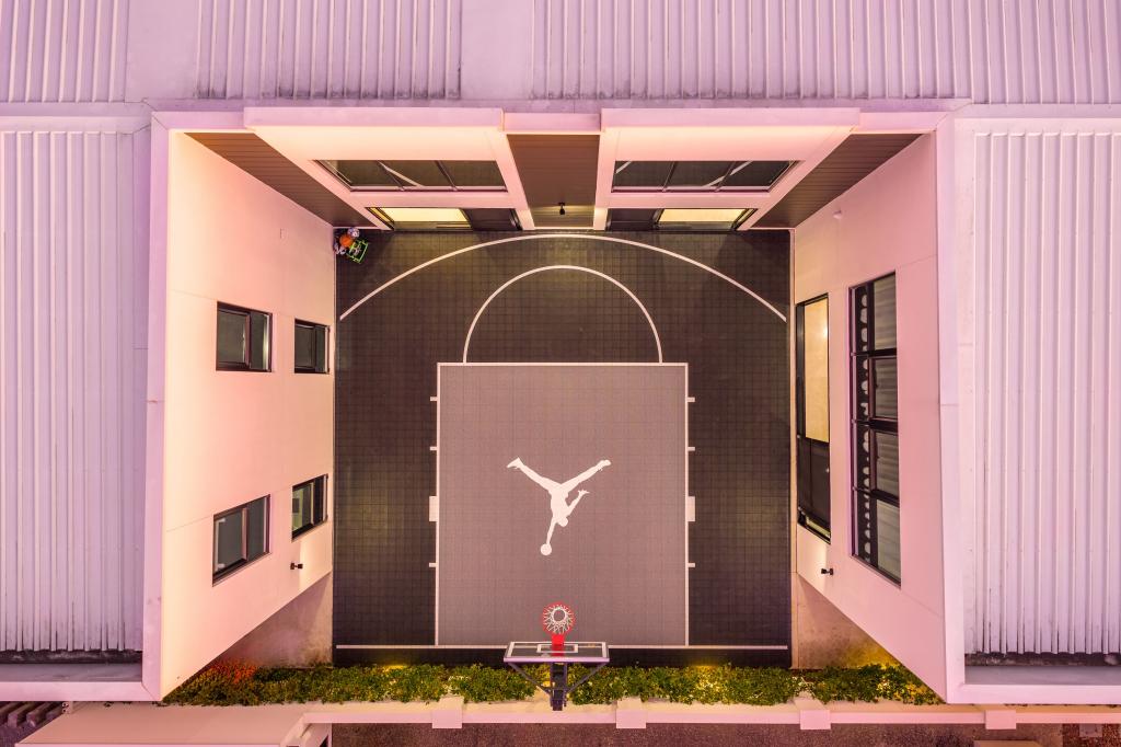 25 The Boulevarde, Benowa, QLD 4217