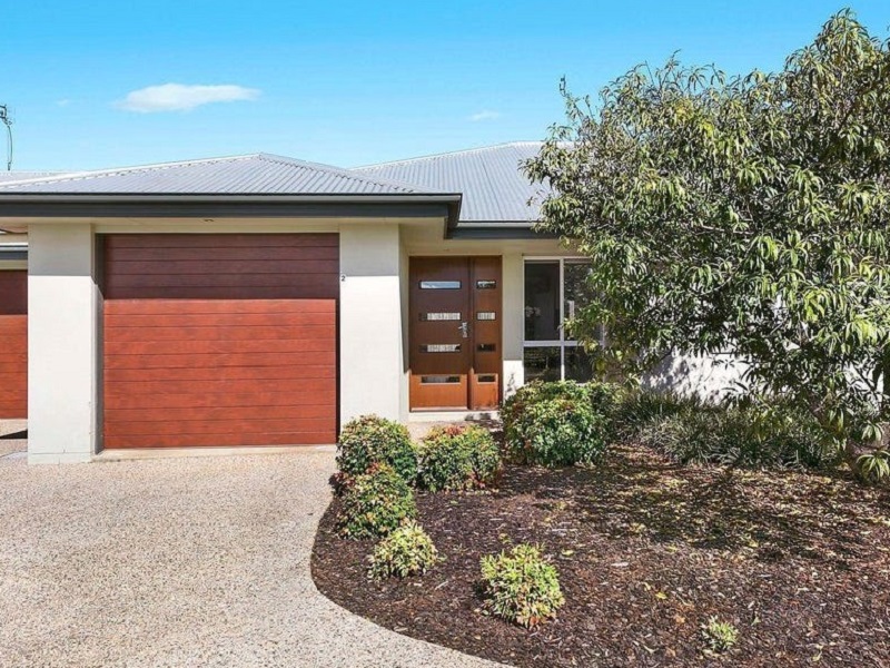 2/7 WHICHELLO ST, NEWTOWN, QLD 4350