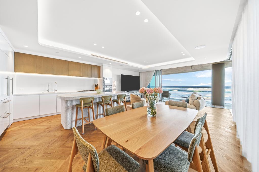 2/3519 Main Beach Pde, Main Beach, QLD 4217