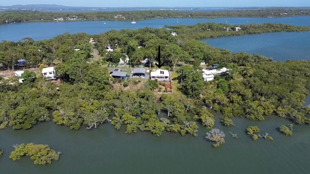 19 Blue Bay Cres, Macleay Island, QLD 4184