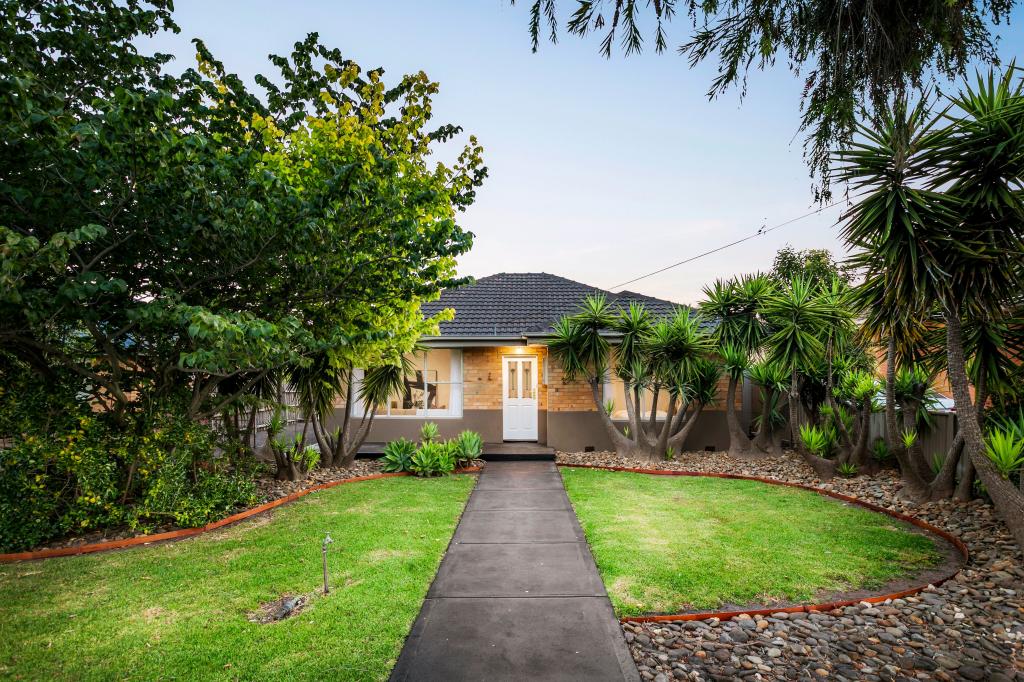 19 DOROTHY ST, FAWKNER, VIC 3060