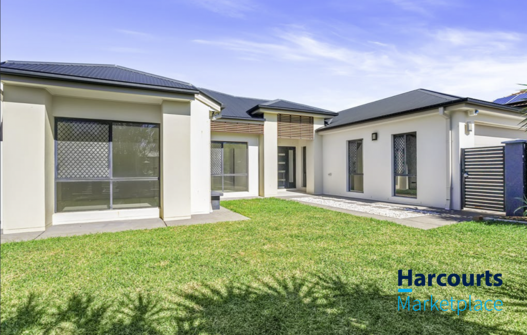 35 Malia St, Sinnamon Park, QLD 4073