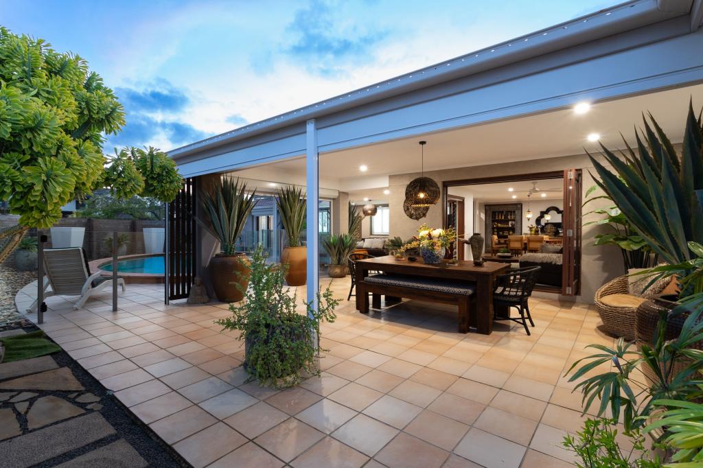 5 Emu Ct, Bundall, QLD 4217