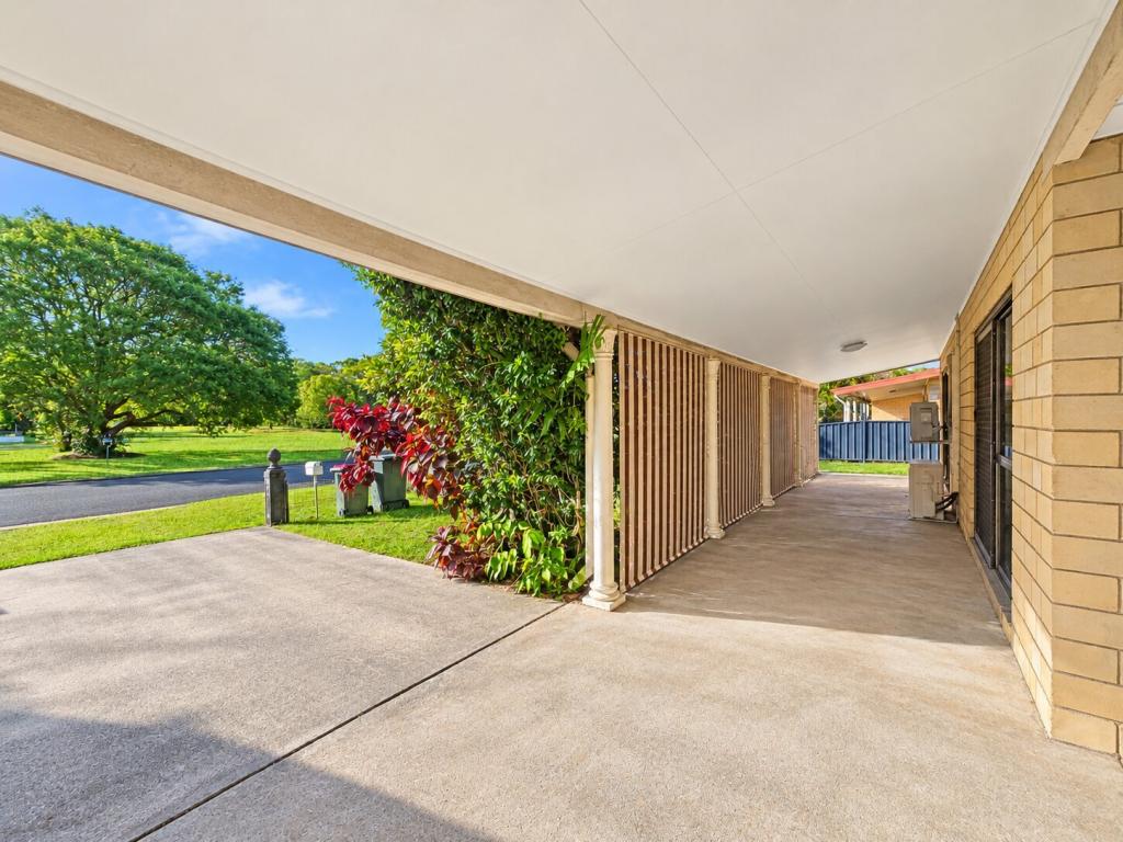 1/8 Melaleuca Dr, Tully Heads, QLD 4854