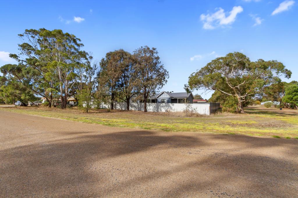 9 Mais St, Farrell Flat, SA 5416
