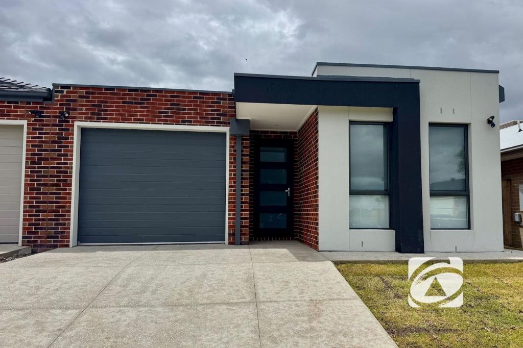 27 Wattle Cres, Beaconsfield, VIC 3807