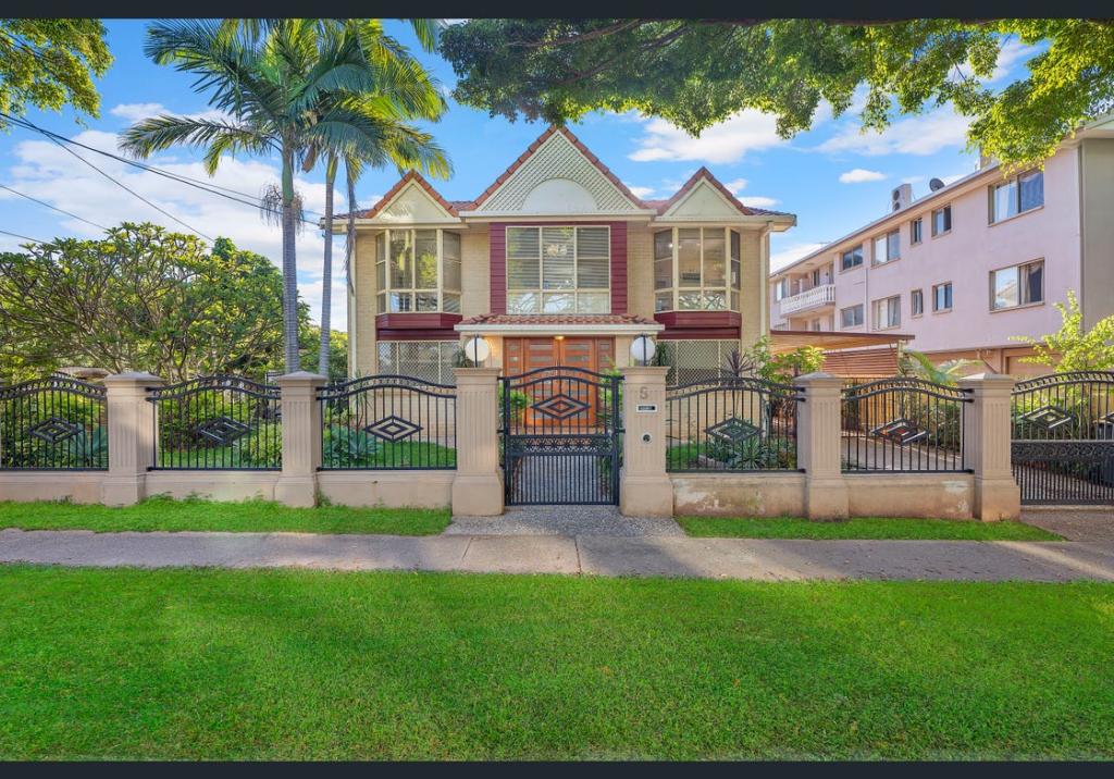 5 Prince Edward Pde, Redcliffe, QLD 4020