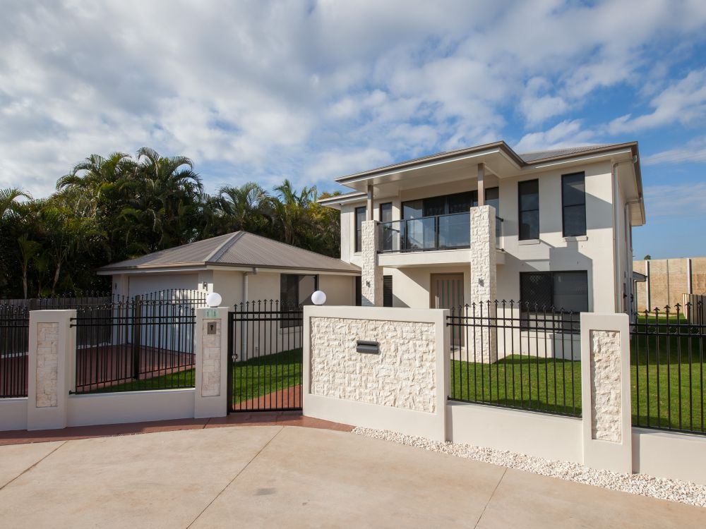 11 ADIOS CL, SUNNYBANK HILLS, QLD 4109