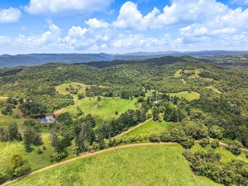 94 ELLINJAA RD, MILLAA MILLAA, QLD 4886