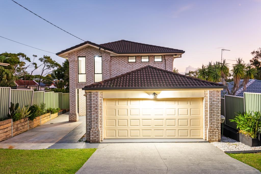 20 BEITZ AVE, LABRADOR, QLD 4215