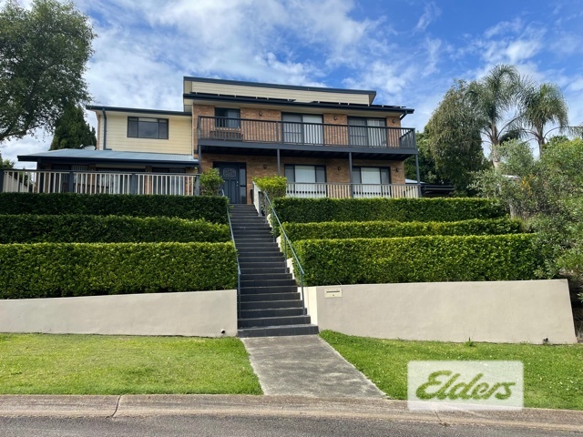 8 Rosebery Ave, Macquarie Hills, NSW 2285