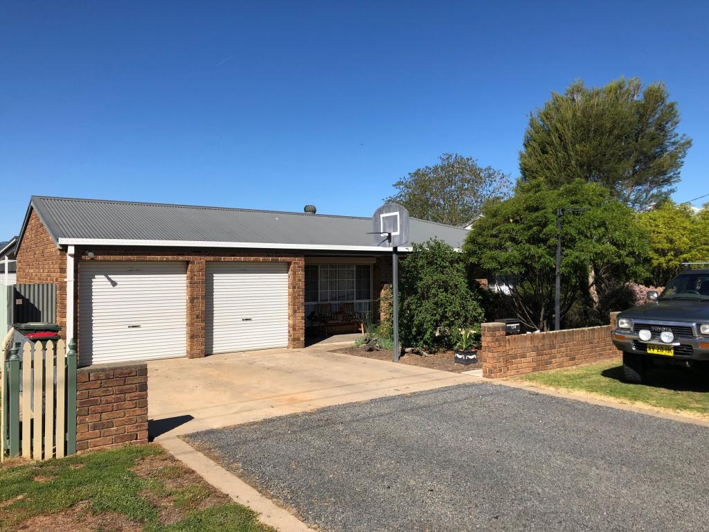 134 Simpson St, Tumut, NSW 2720