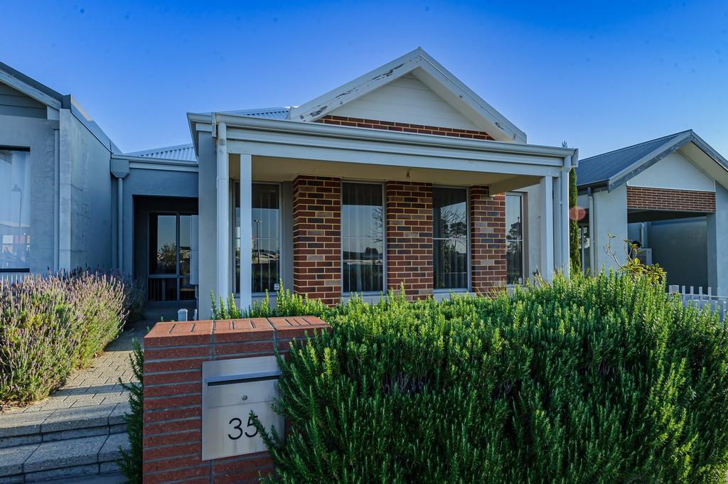 35 Oval Vsta, Ellenbrook, WA 6069