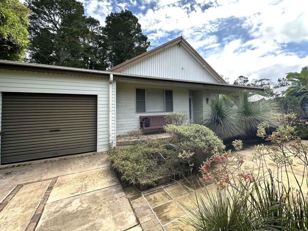 61 Wentworth St, Wentworth Falls, NSW 2782