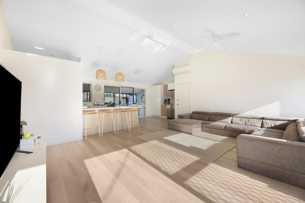 14 Gaye Pde, Miami, QLD 4220