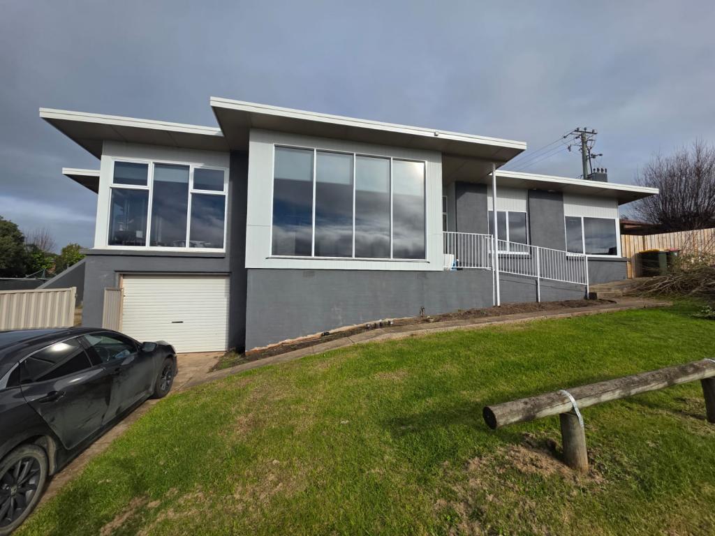 211a Mount St, Upper Burnie, TAS 7320