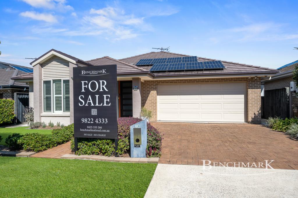 19 Travers St, Moorebank, NSW 2170