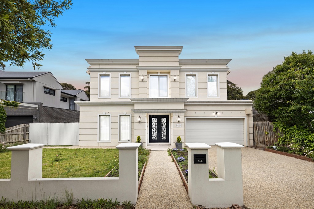 24 PORTSMOUTH ST, MOUNT WAVERLEY, VIC 3149