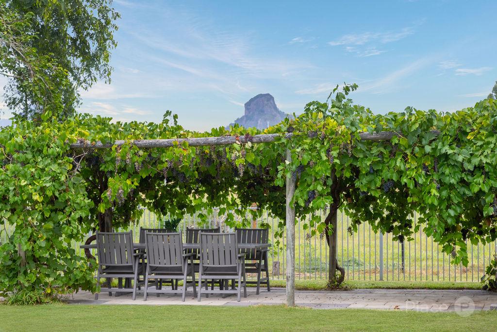 62 TRULOFF RD, PEAK CROSSING, QLD 4306