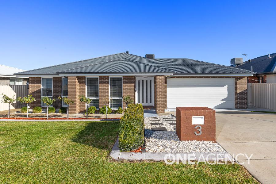 3 St Pauls Pl, Gobbagombalin, NSW 2650