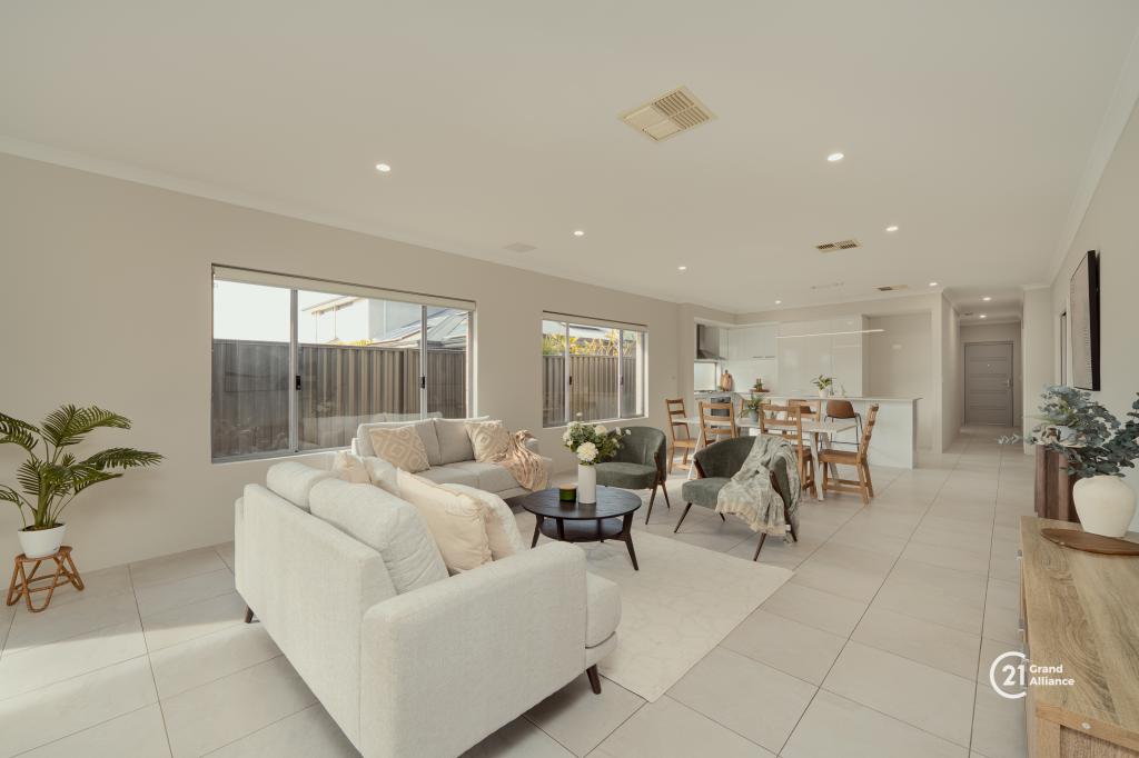 4 CARAWAY ST, TREEBY, WA 6164