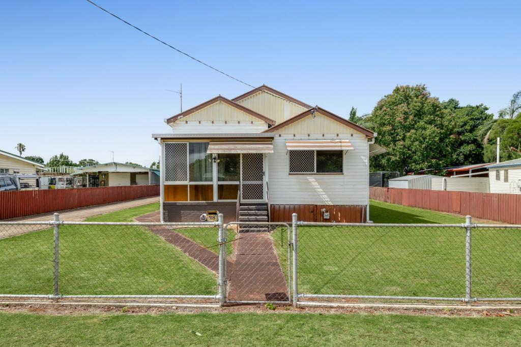 28 Wallace St, Newtown, QLD 4350