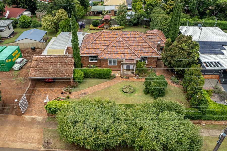 74 Jellicoe St, North Toowoomba, QLD 4350