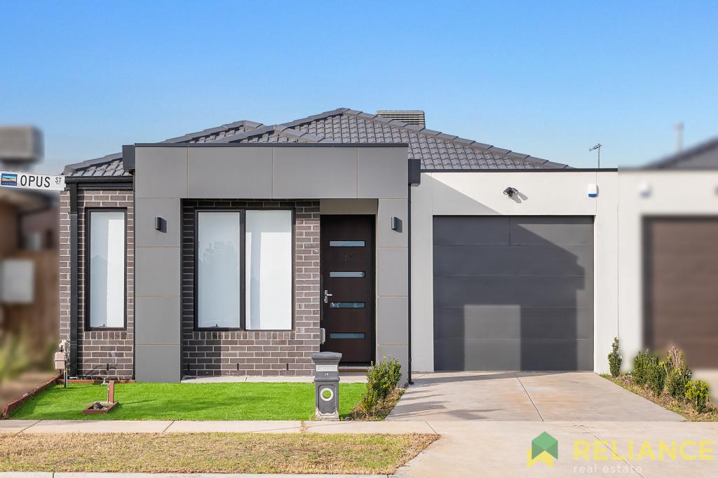 19 Ballad St, Strathtulloh, VIC 3338