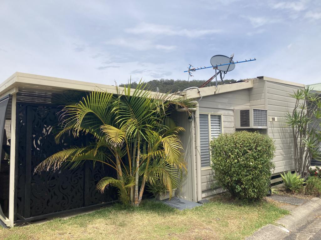 18 Frangipani Ave, Green Point, NSW 2251