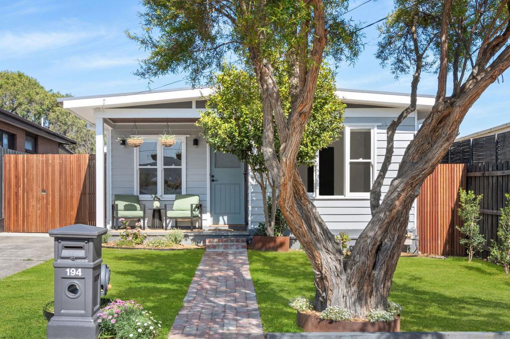 194 Ninth Avenue South Ave, Rosebud, VIC 3939