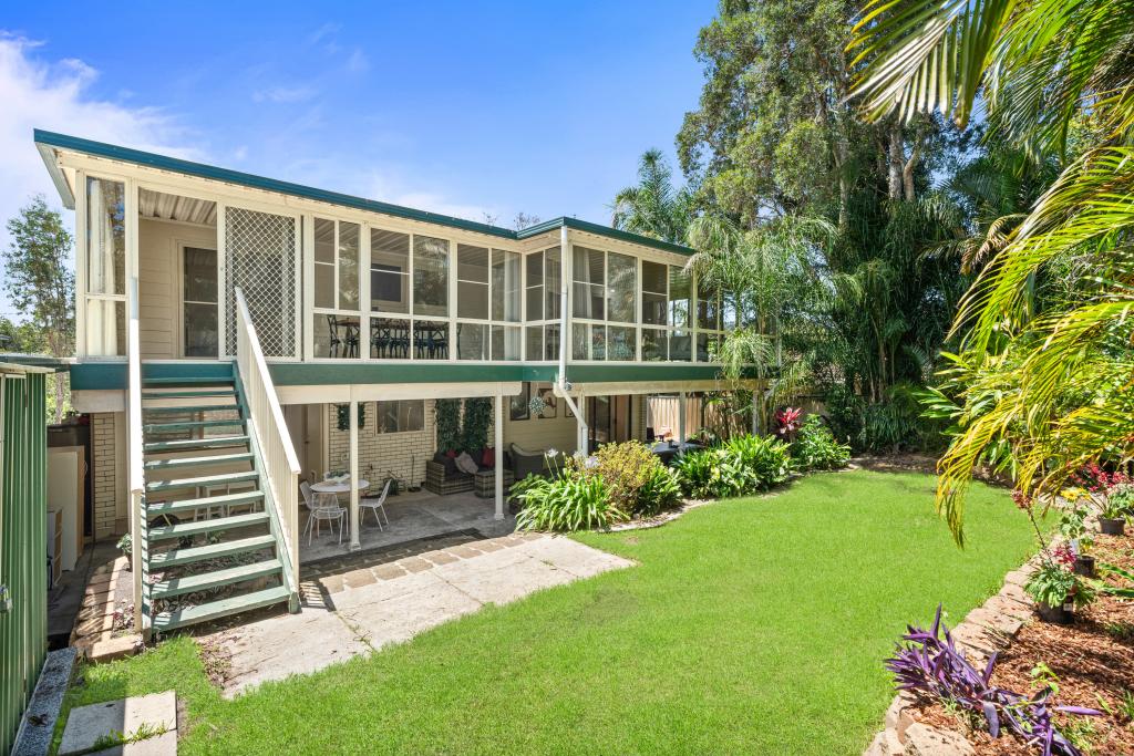 8 Althea Pl, Point Clare, NSW 2250