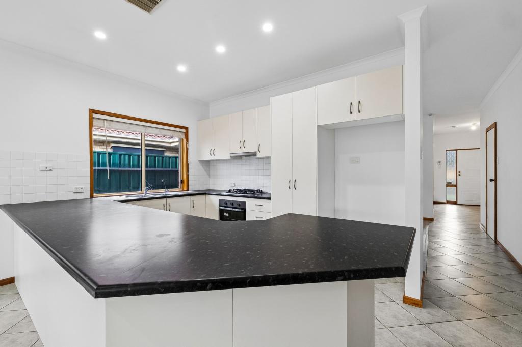 8 Balmoral St, Hillcrest, SA 5086