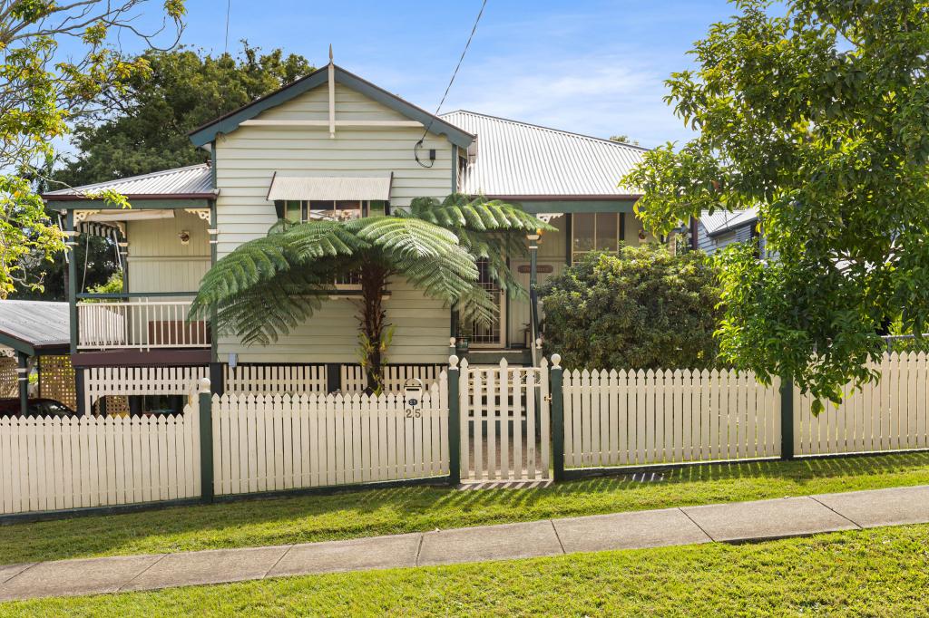 25 BEATRICE ST, BARDON, QLD 4065