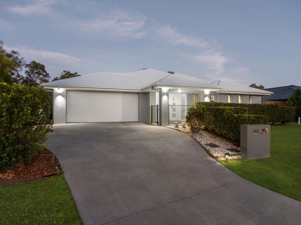 32 Christopher St, Augustine Heights, QLD 4300