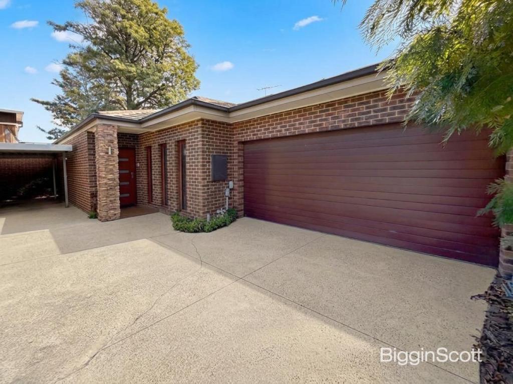 2/7 Biscayne Dr, Mount Waverley, VIC 3149