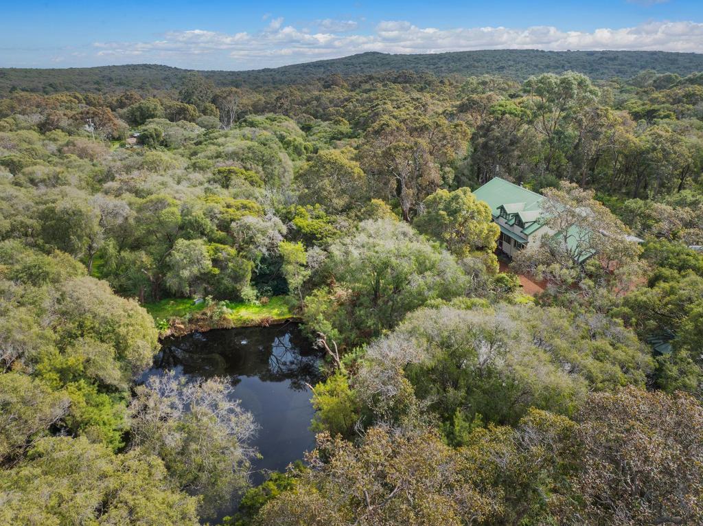 35 Kangaroo Pde, Yallingup, WA 6282