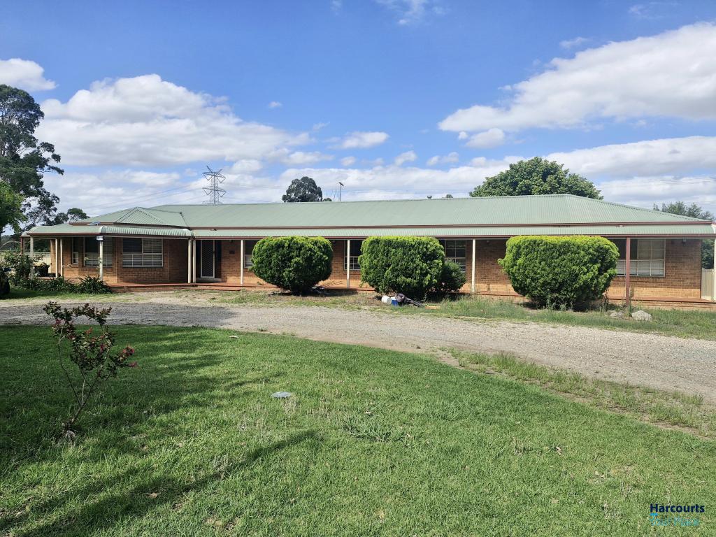 240 Luddenham Rd, Orchard Hills, NSW 2748