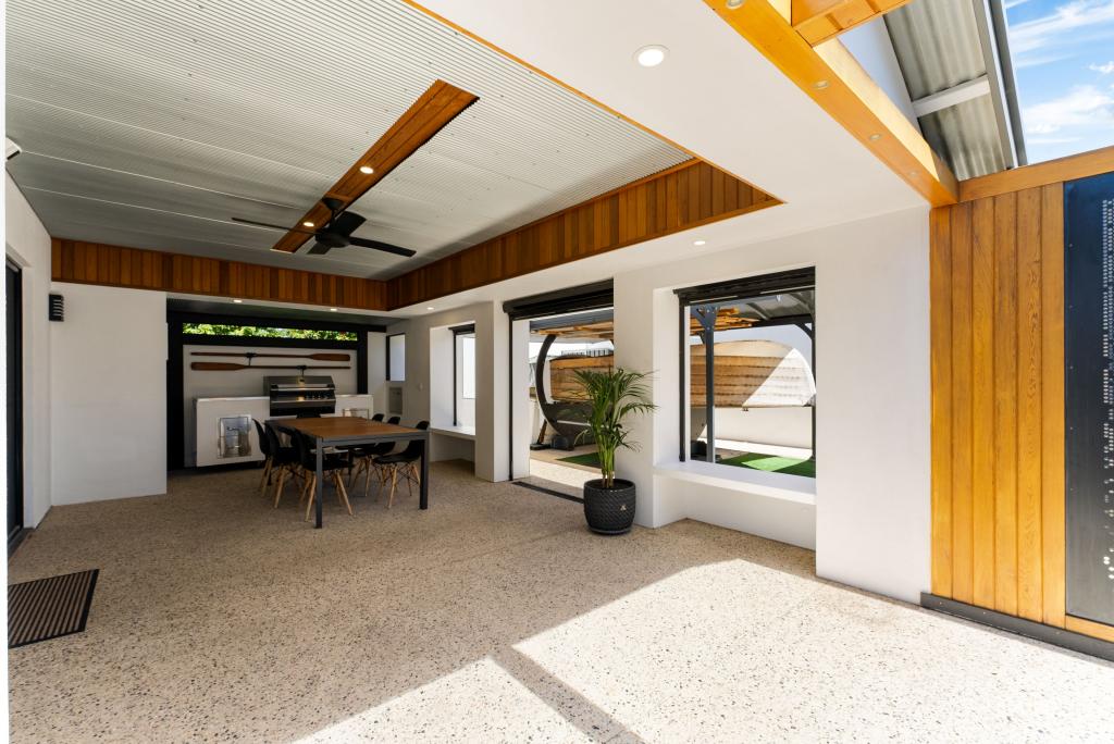 2 Nambucca Ave, West Lakes Shore, SA 5020