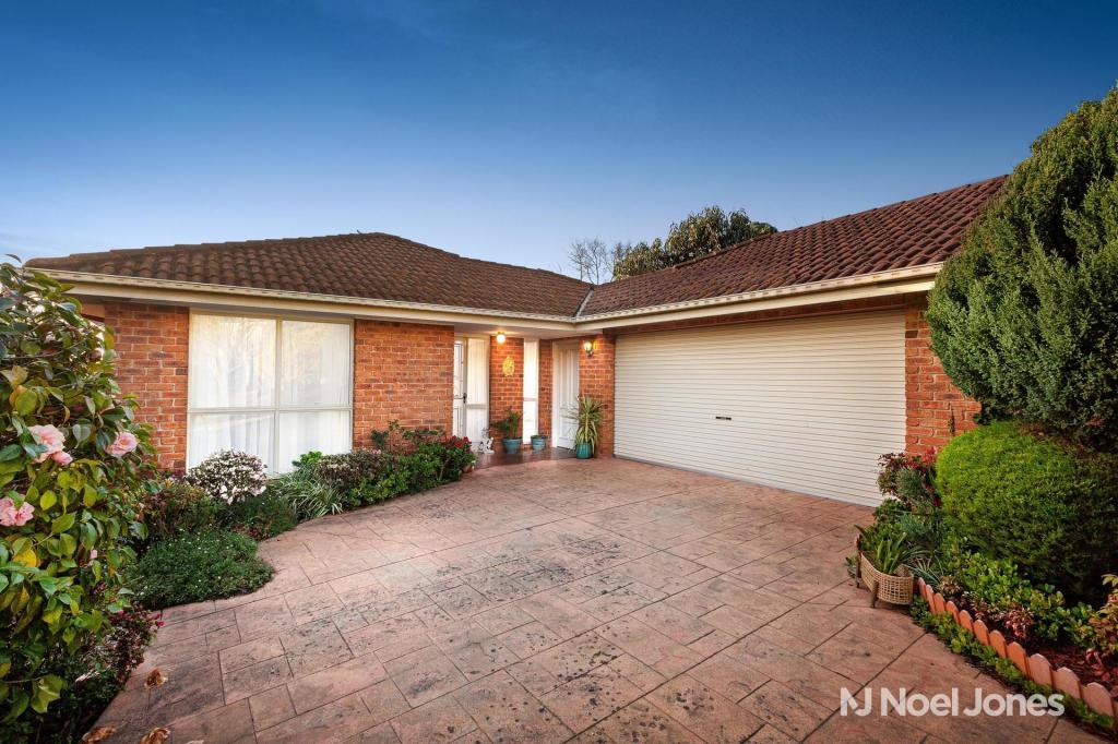 10 Little Chipping Dr, Chirnside Park, VIC 3116