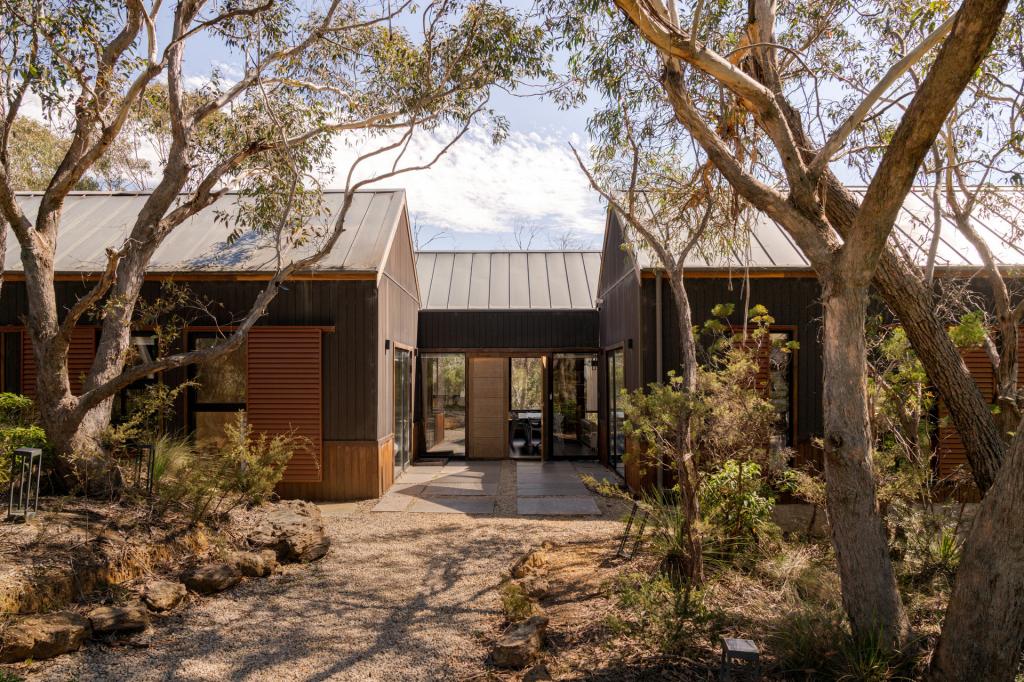 29 Sandbox Rd, Wentworth Falls, NSW 2782