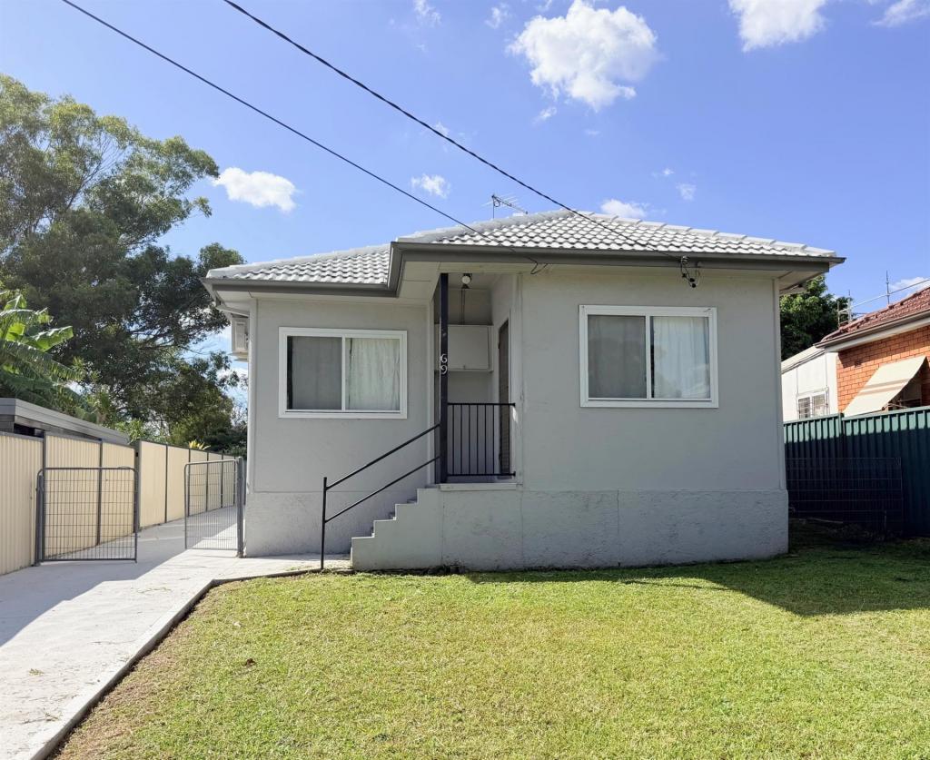 69 Wyatt Ave, Regents Park, NSW 2143