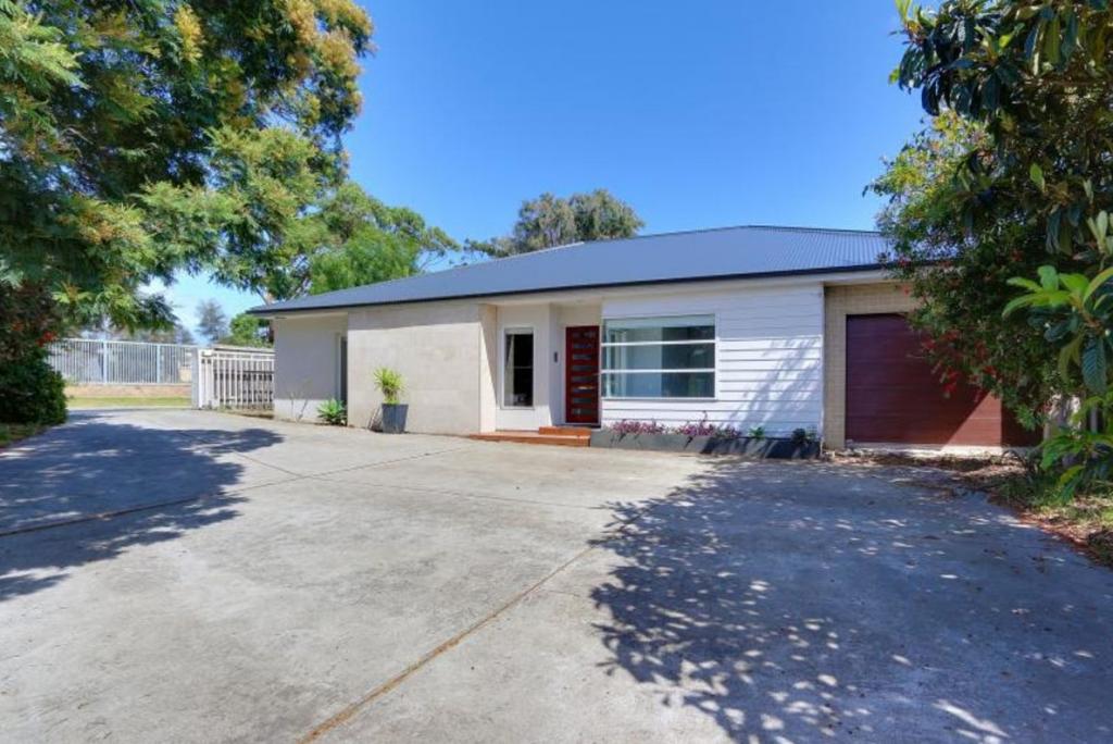 861 Nepean Hwy, Mornington, VIC 3931