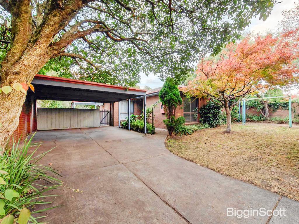 4 Marykirk Dr, Wheelers Hill, VIC 3150
