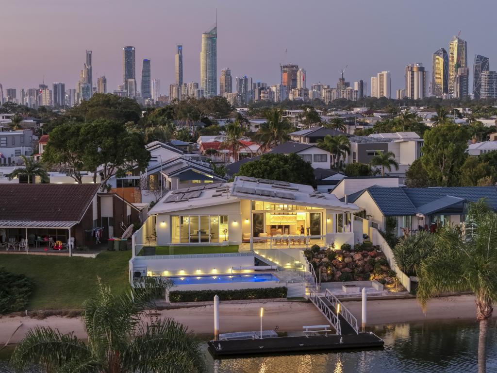 14 Alma St, Broadbeach Waters, QLD 4218