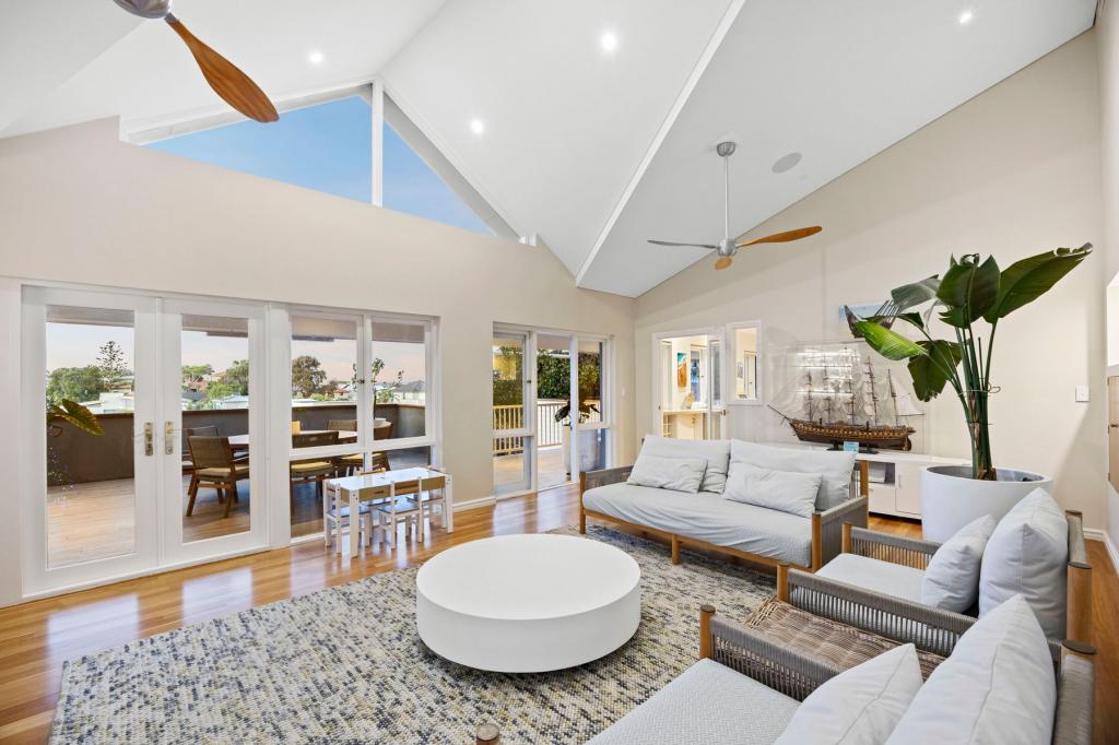 37 King Albert Rd, Trigg, WA 6029